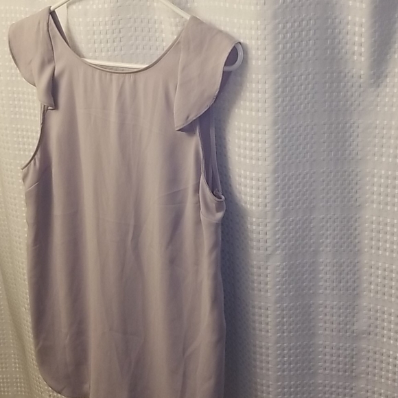 Tunic with Back Ruffles - Picture 3 of 4